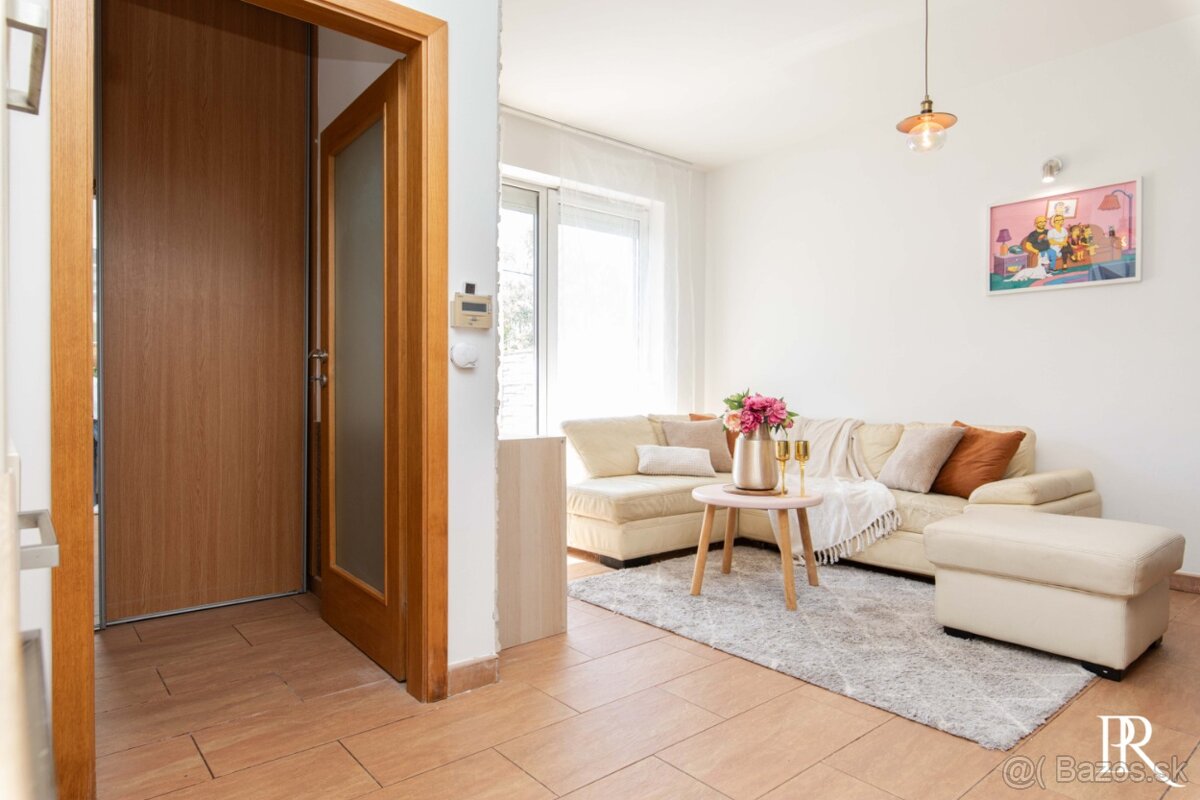 PRÍJEMNÝ 3 IZBOVÝ RD S BAZÉNOM NA BREHU VAJNORSKÝCH JAZIER - 10