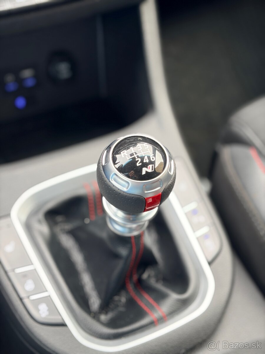 Hyundai i30 N 2.0 T-GDi N Performance Fastback - 10