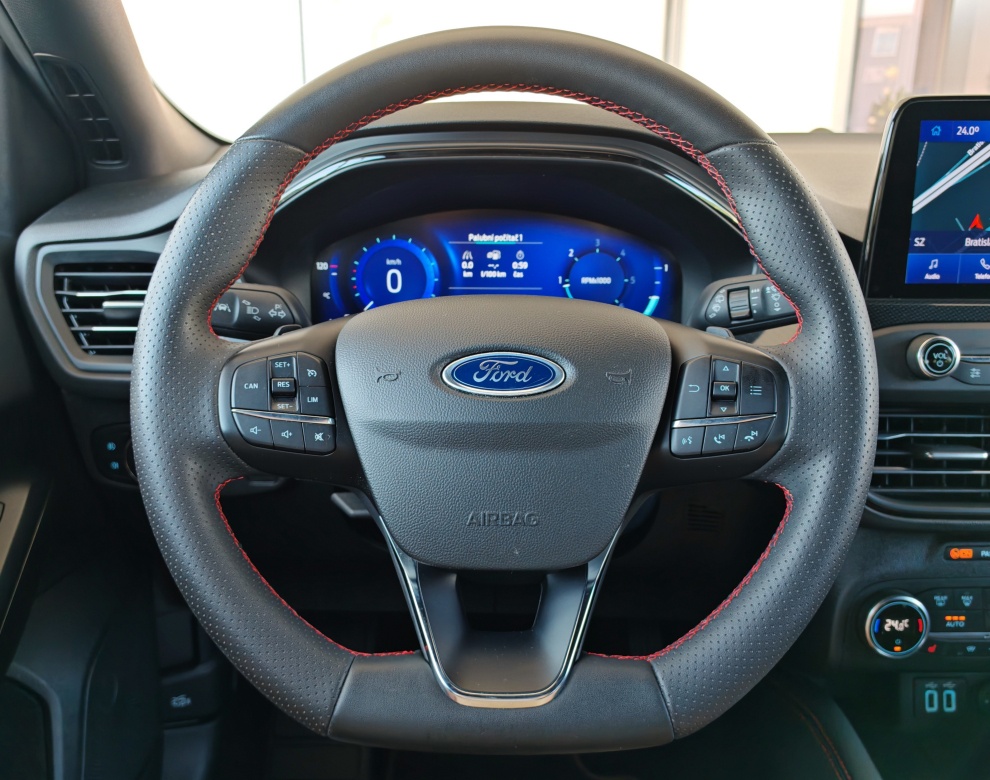 Ford Focus Kombi 1.5 TDCi EcoBlue ST-Line A/T//AJ NA SPLÁTKY - 10