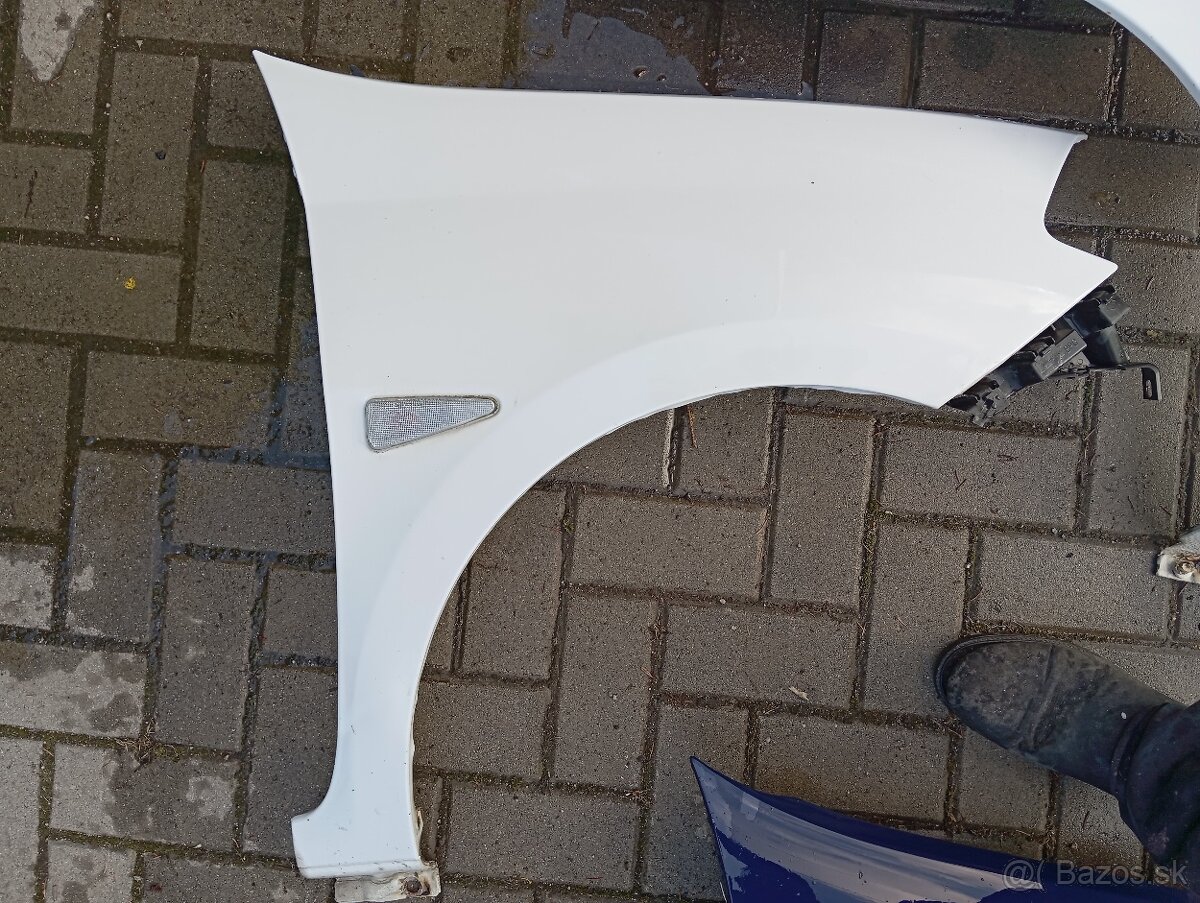 Predám predny blatník na Renault Thalia rok výroby 2011 - 10