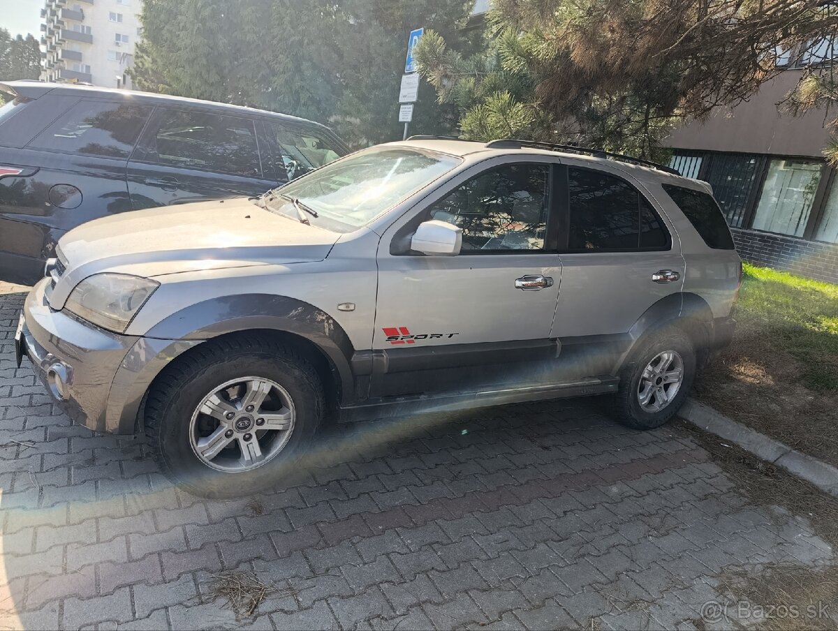 Kia Sorento (2004) - 10