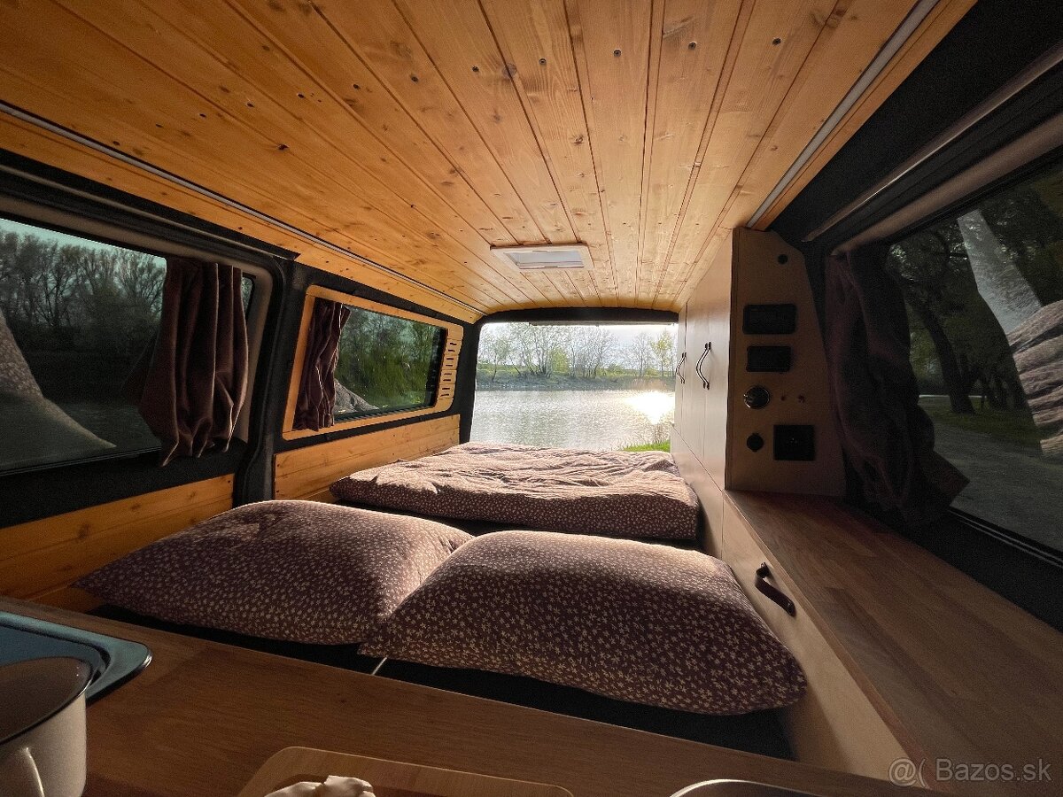 Obytná dodávka Volkswagen T4 Caravelle Long - 10