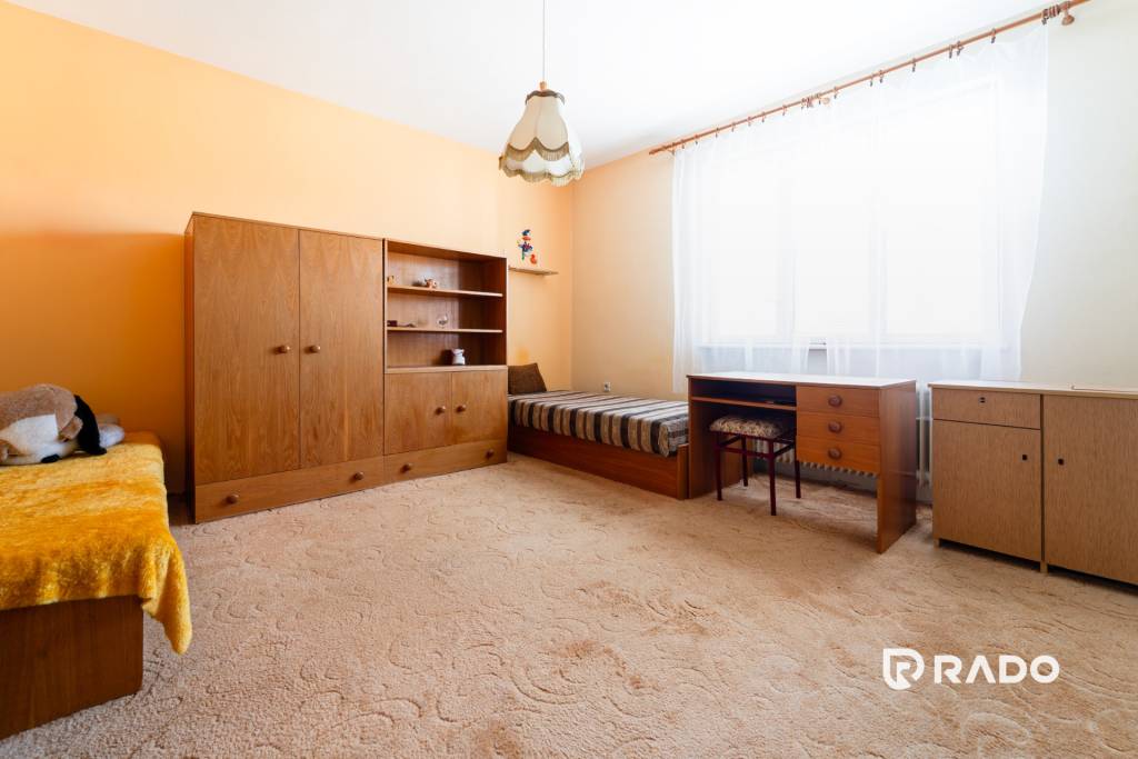 RADO | 8i RD s dvoma garážami a záhradou 974m2 | Zlatovce - 10