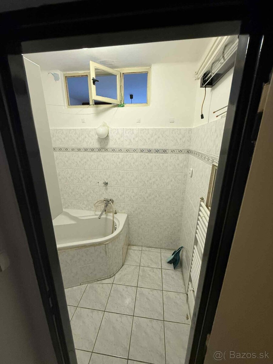 Do prenájmu: veľký 3-izbový byt v Trenčíne – K Výstavisku - 10