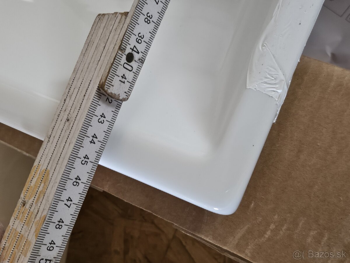 Predám malé umývadlo, podsvietené zrkadlo, luster a skrinku - 10