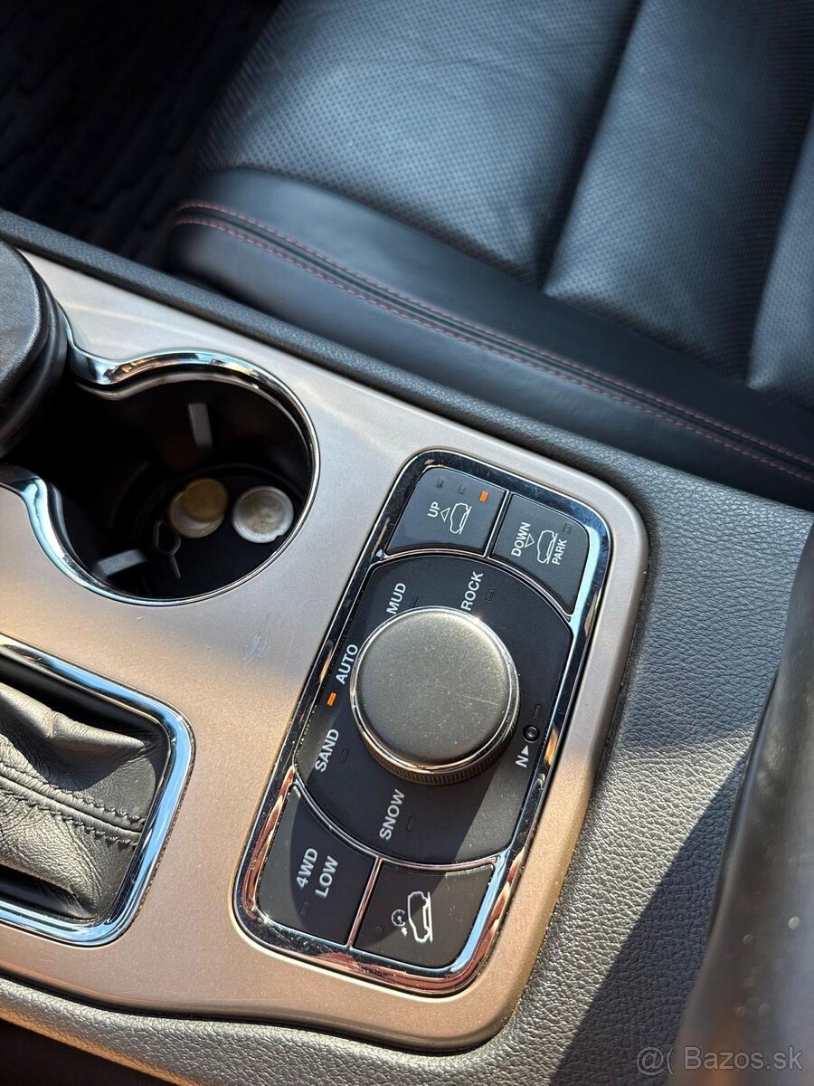 Jeep Grand Cherokee 3,0crd v6 automat 4x4 - 10