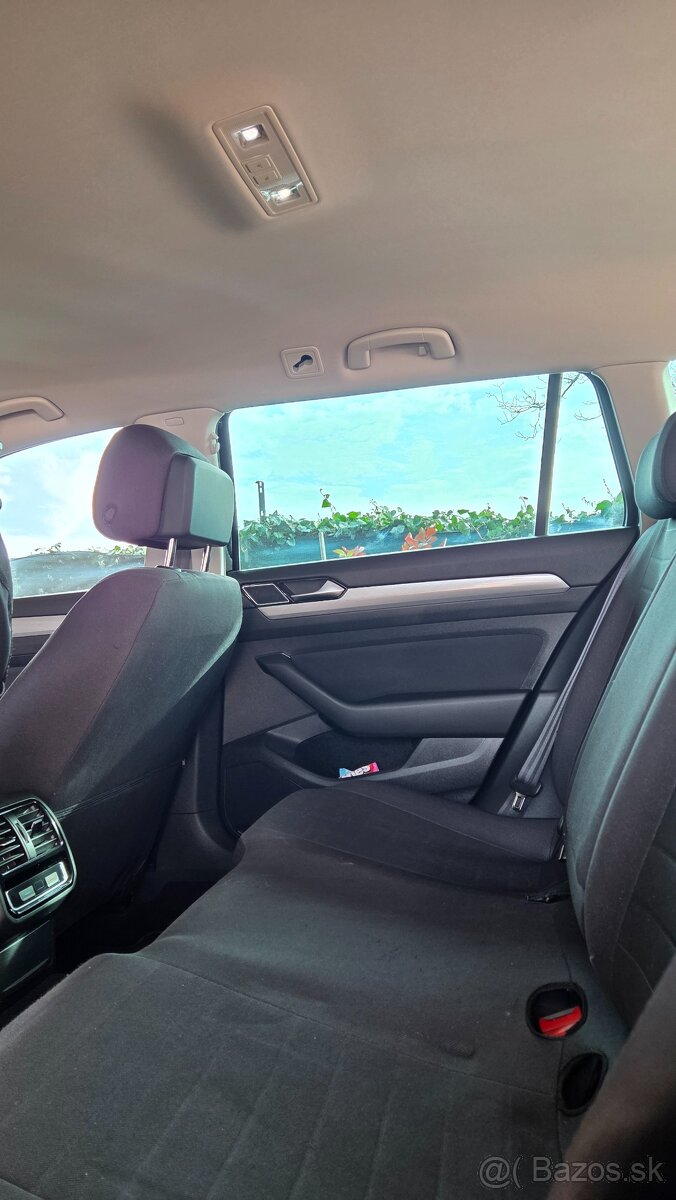 Volkswagen Passat Variant GTE - Benzín - elektro - 10