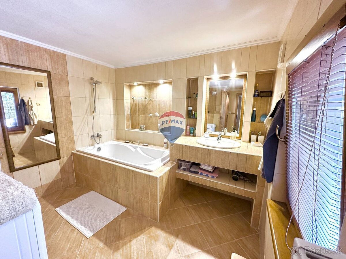 Rozprávkový rodinný dom (chalupa) v prírodnom štýle - Lazy - 10