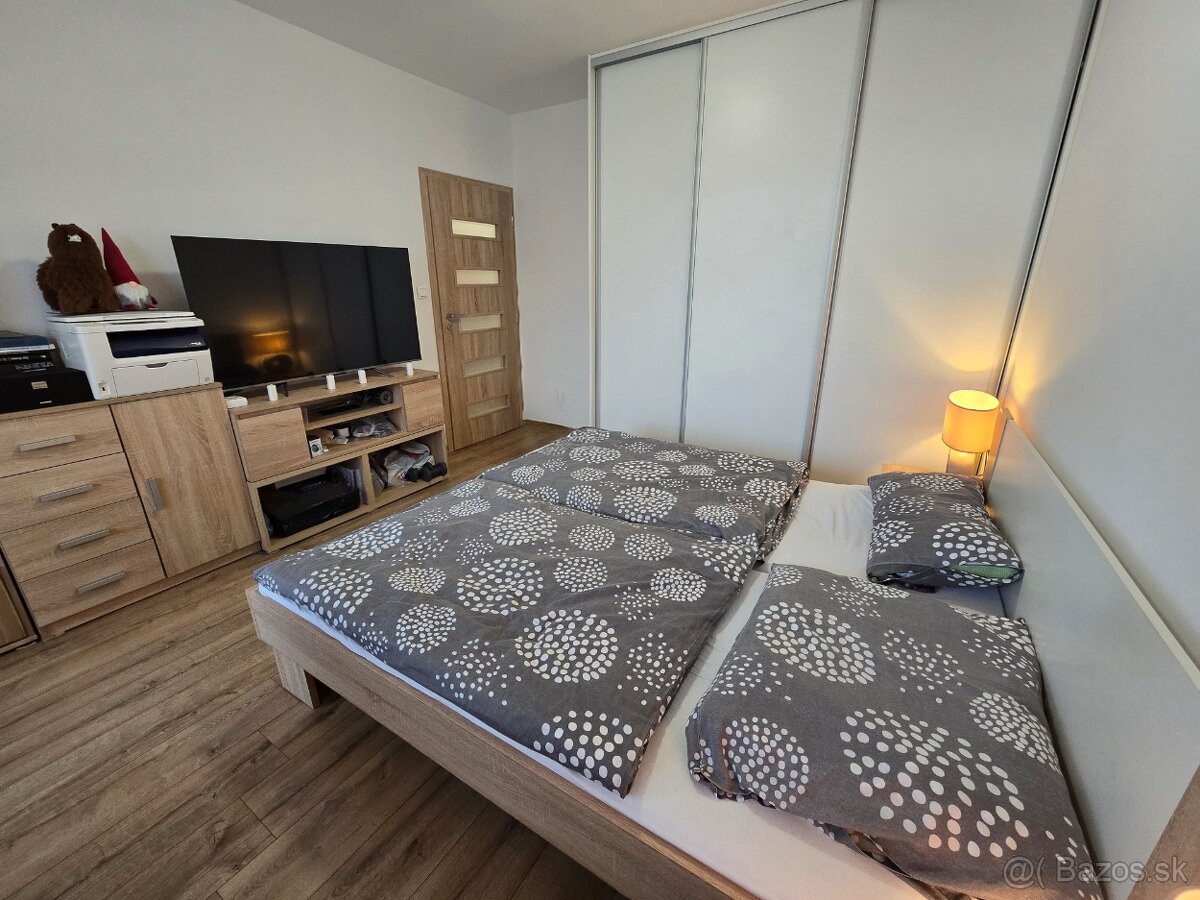 Slnečný a zrekonštruovaný1 izb.byt s balkónom, 45m2 -Hliny 5 - 10