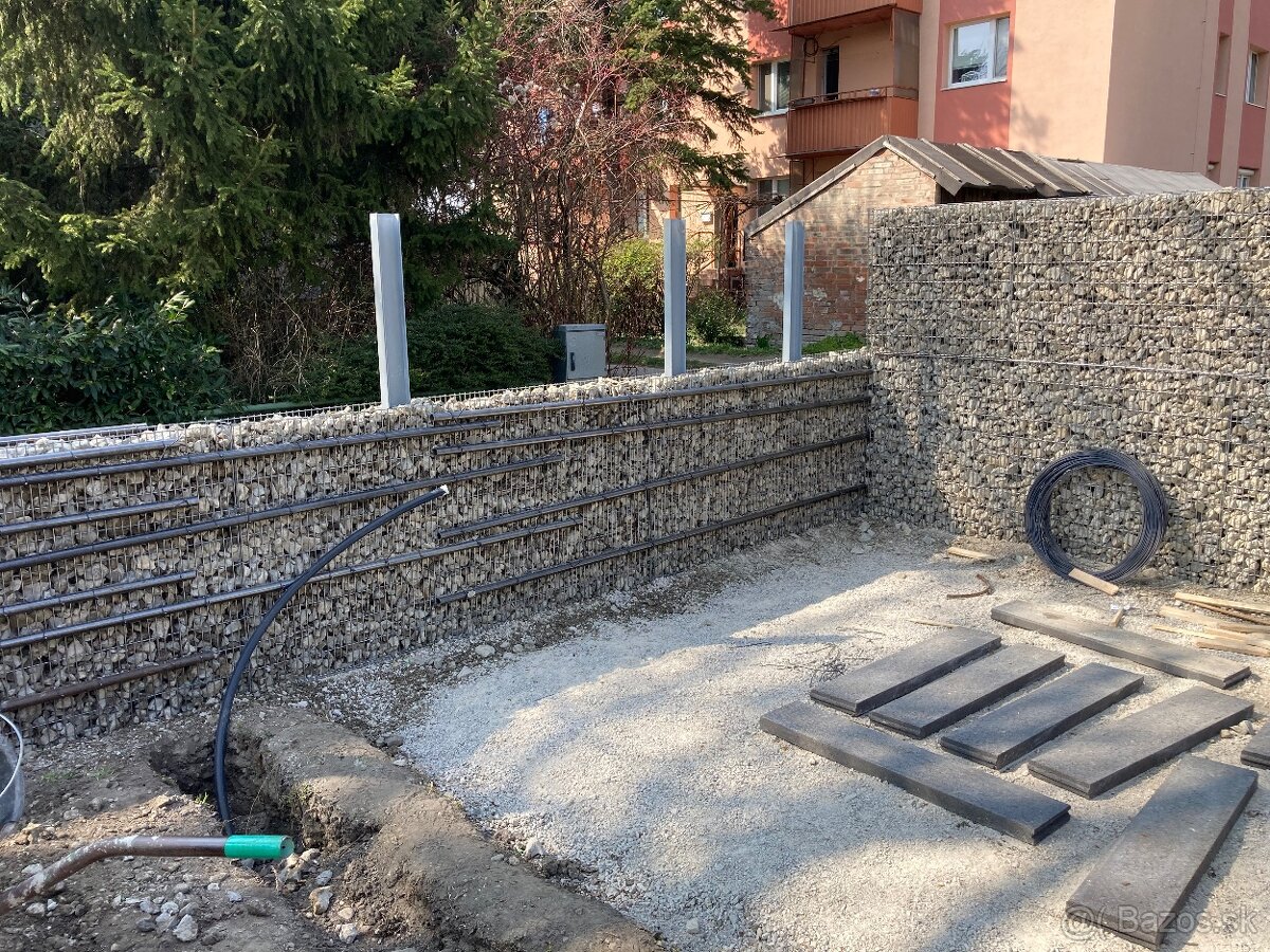 STAVEBNY PRACOVNIK EXTERIER - 10