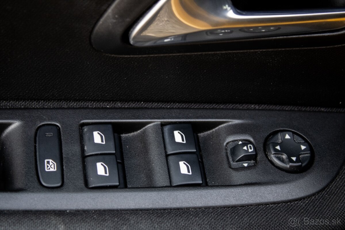 Peugeot 208 1.2 55kW 2022 - 10