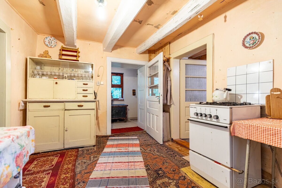 NA PREDAJ 200 ROČNÝ RODINNÝ DOM V MESTE VRANOV NAD TOPĽOU - 10