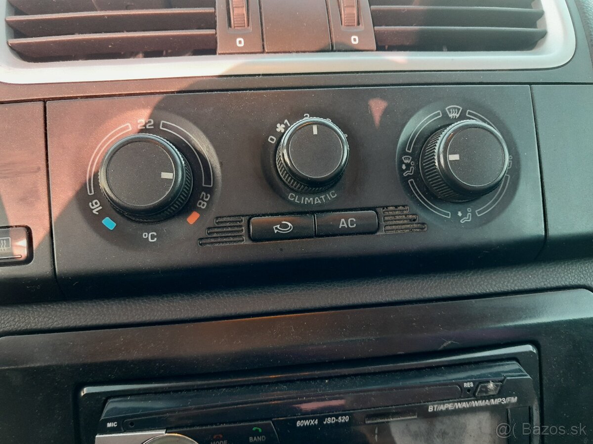 Škoda Roomster 1.2 HTP 51kW - 10