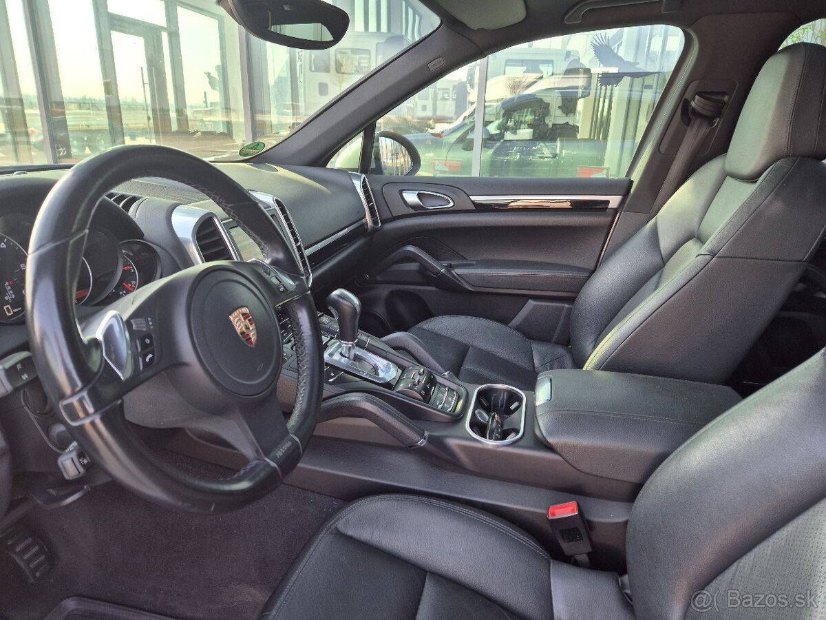 Porsche cayenne 3.0 TDI plná výbava - 10