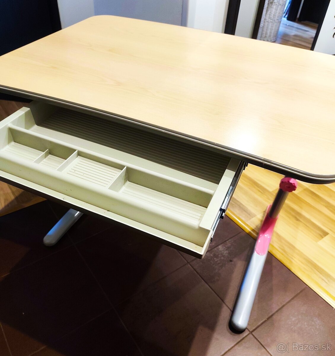 NASTAVITEĽNÝ RASTÚCI STôL AKO NOVÝ MAYER JUNIOR - 10