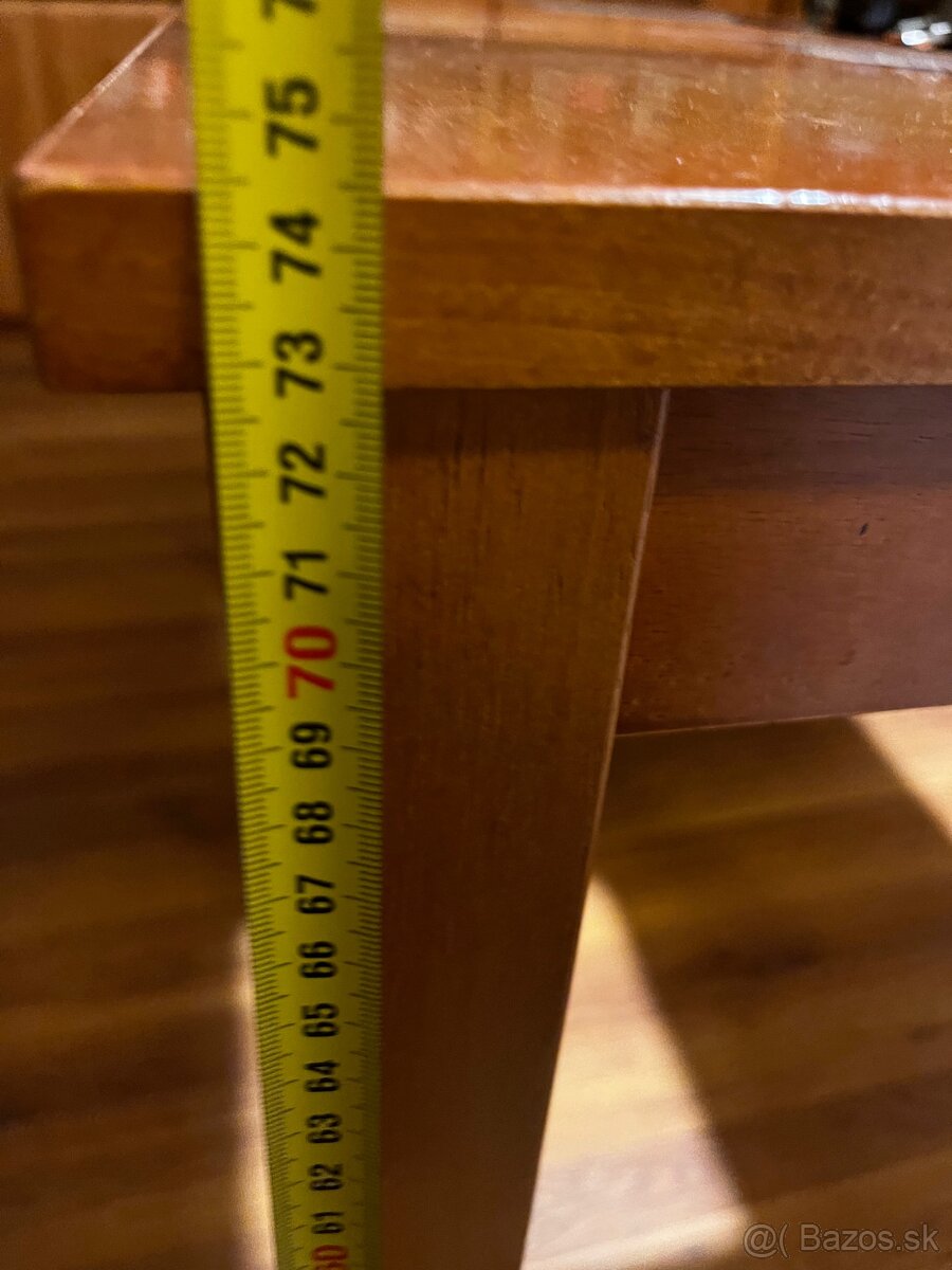 Jedálenský stôl - 10