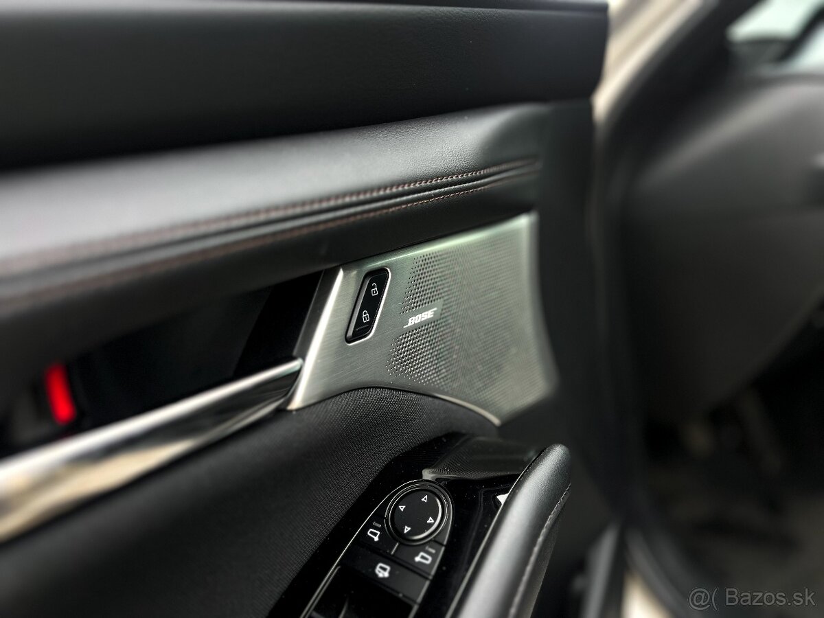 Mazda 3 2.5 e-Skyactiv G140 mHEV Takumi, V záruke,BOSE audio - 10