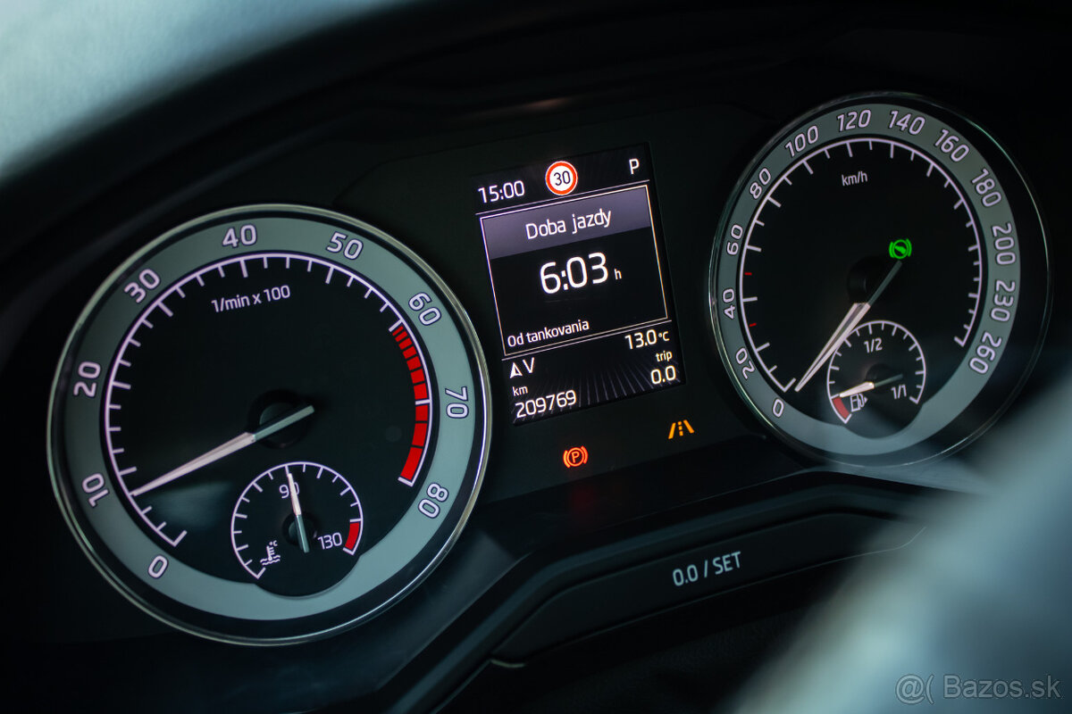 Škoda Superb Combi 2.0 TSI 4x4 L&K benzín - 10