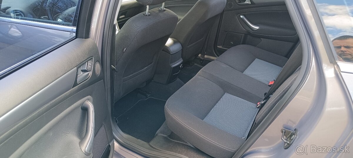 Predám Ford Mondeo MK4 Combi 2.0 tdci r.v. 08.2012 - 10
