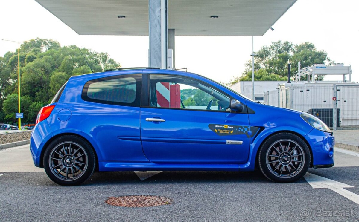 Renault Clio RS 2.0i 16V - 10