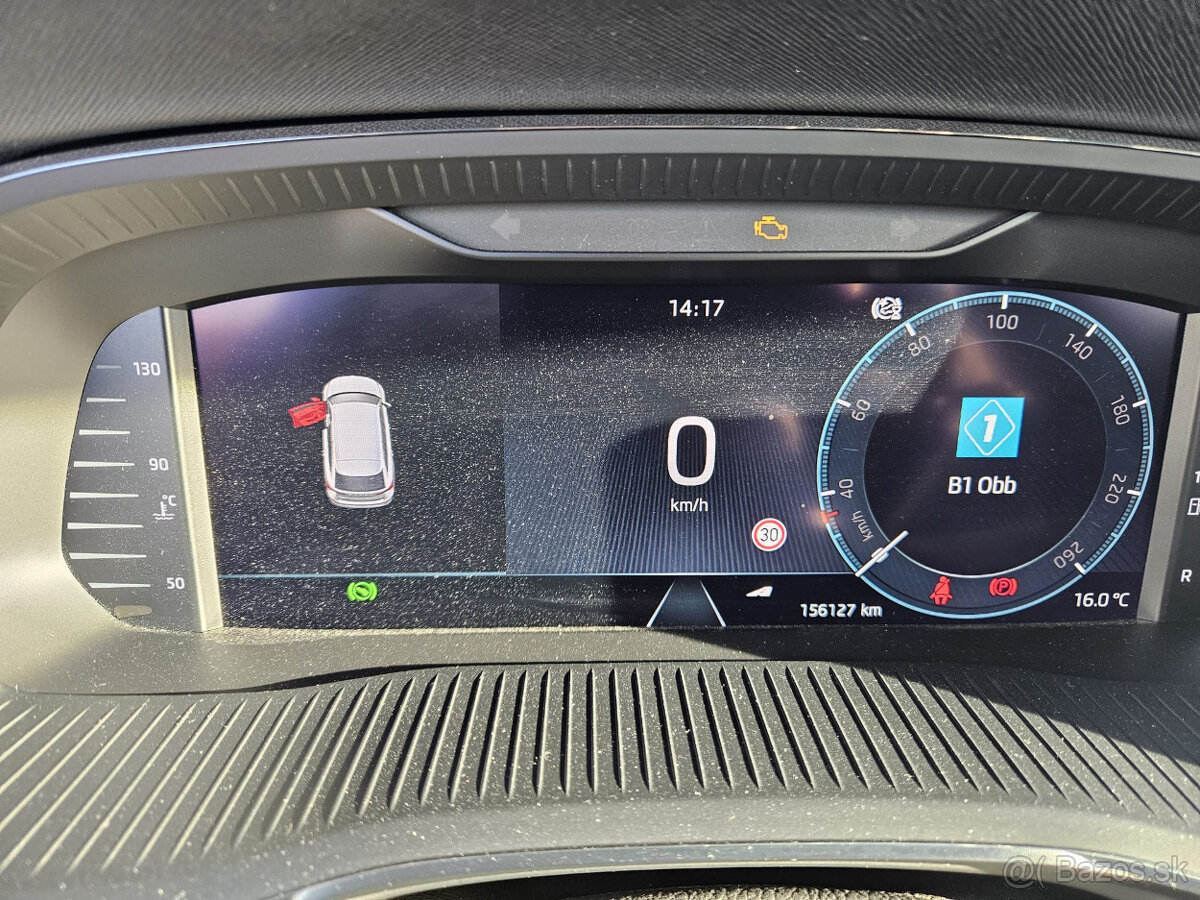 ŠKODA OCTAVIA COMBI 2.0 TDI STYLE DSG - 1.MAJITEĽ - 10