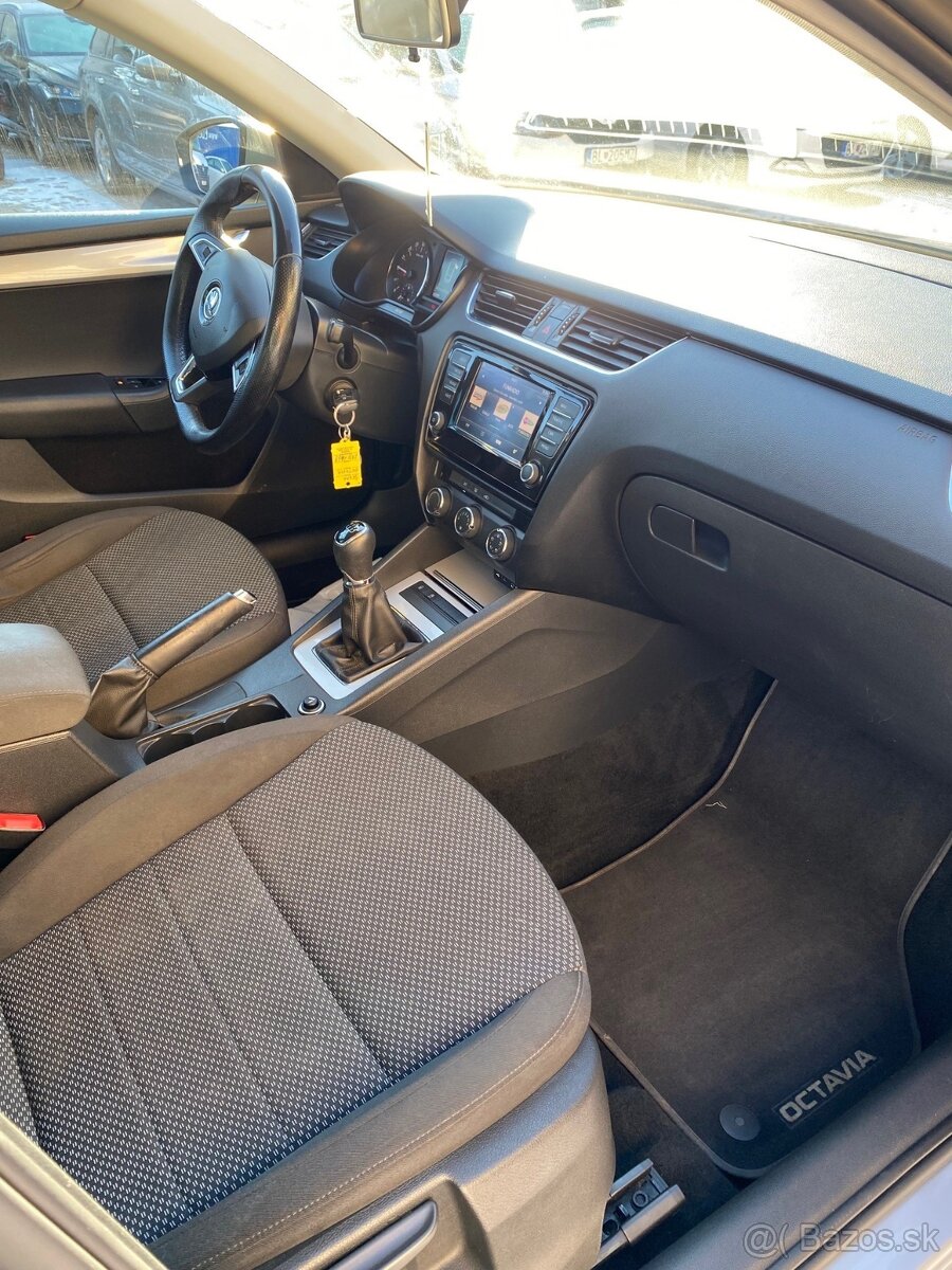 ŠKODA OCTAVIA 1.6 TDI COMBI - 10