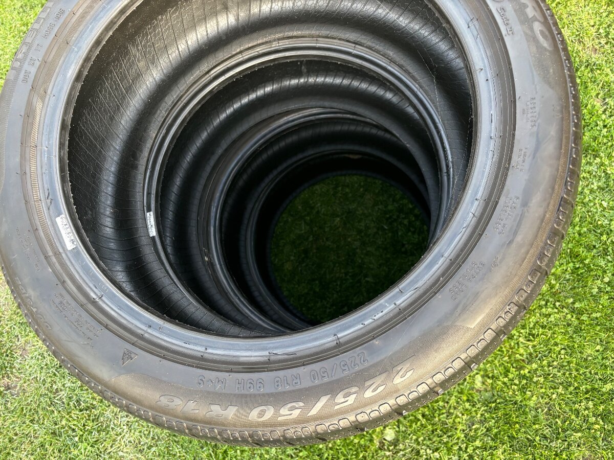 Predavam zimne Pirelli 225/50/R18 - 10