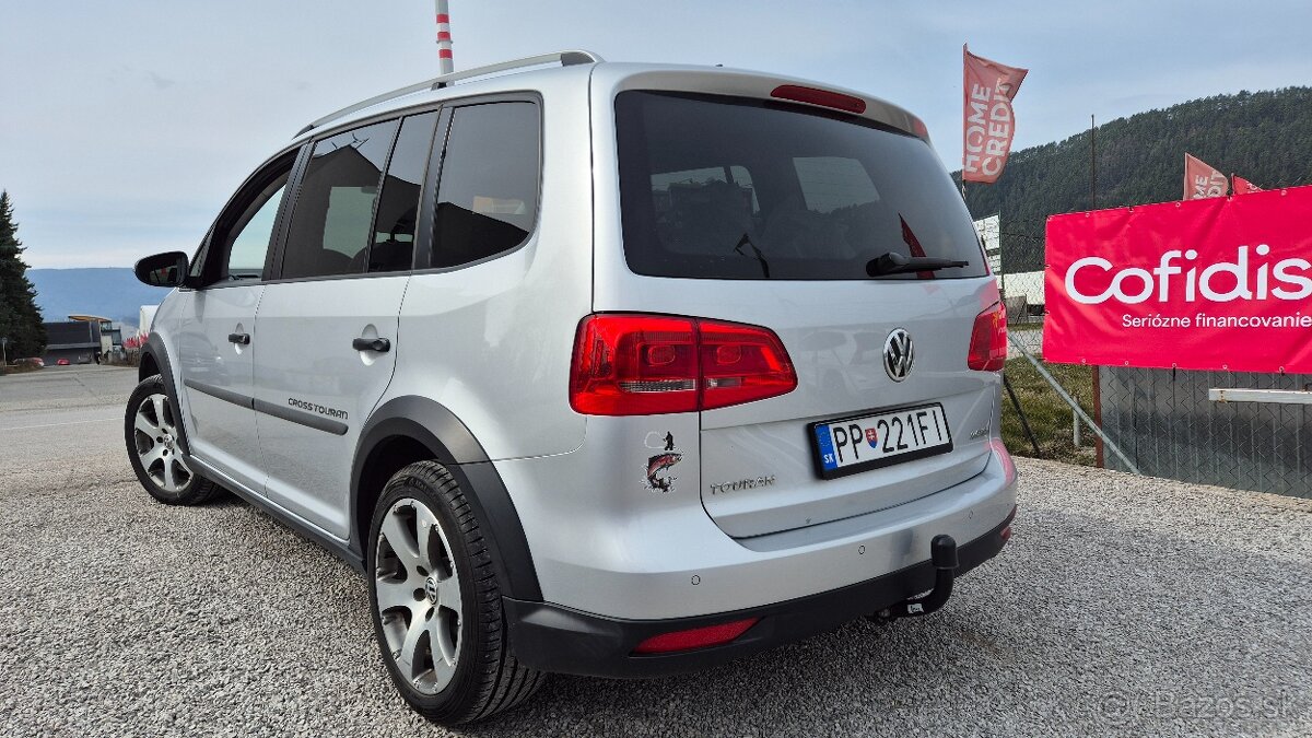 Volkswagen Touran 2.0 TDI Cross 7 miestne - 10