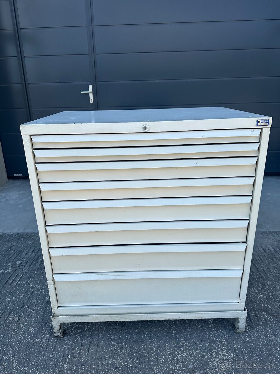 Skrina na naradie - 10