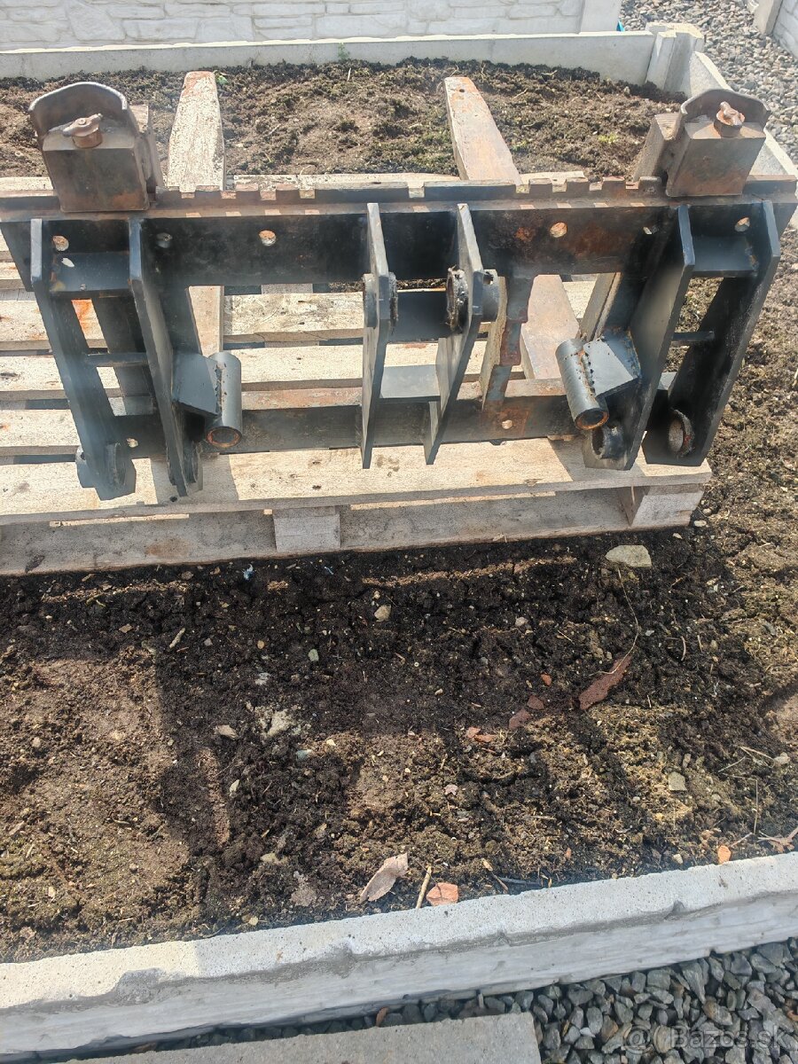 Japonský Nakladač TCM808 3,6T - 10