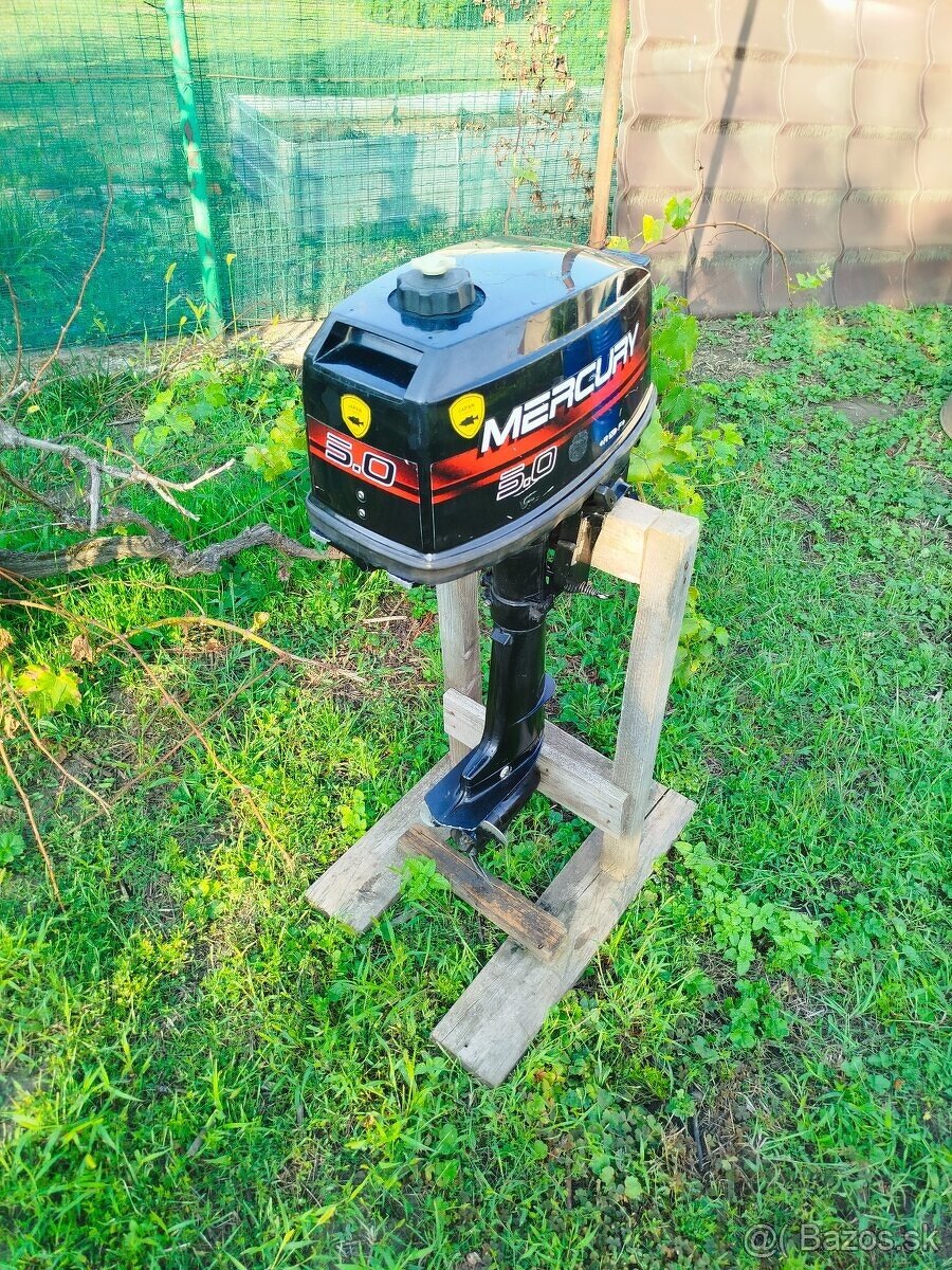 ZÁVESNÝ LODNÝ MOTOR MERCURY 5HP - 10