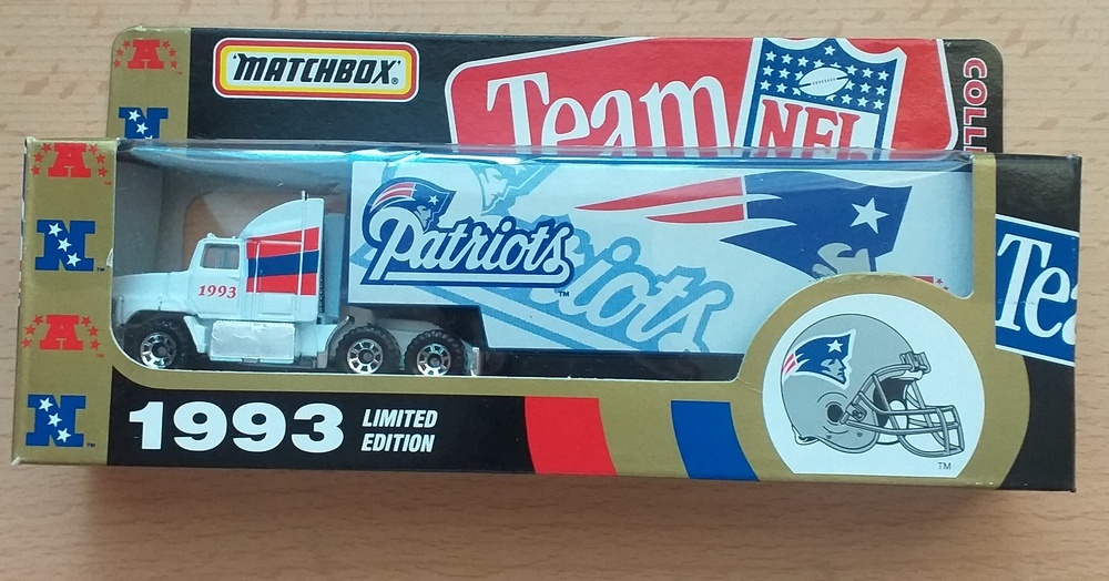 matchbox convoy cy109 Ford Aeromax NFL 1993 č. 2 - 10