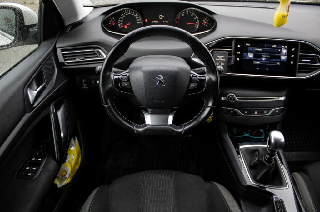 Peugeot 308 1.2 e-THP 130k Allure - 10