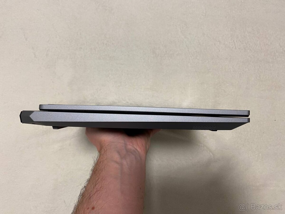 Lenovo LOQ 15ARP9 - 10