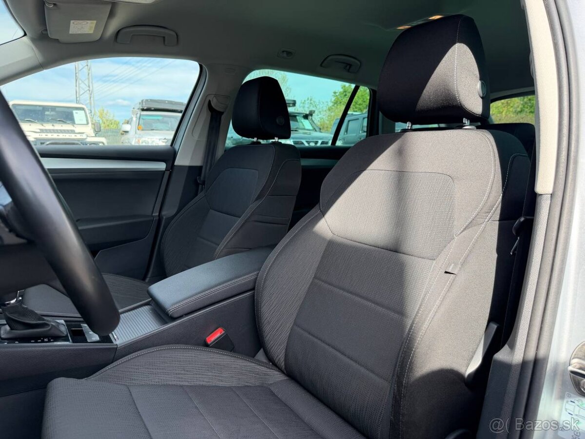 Škoda Superb Combi 2.0 TDI - 10
