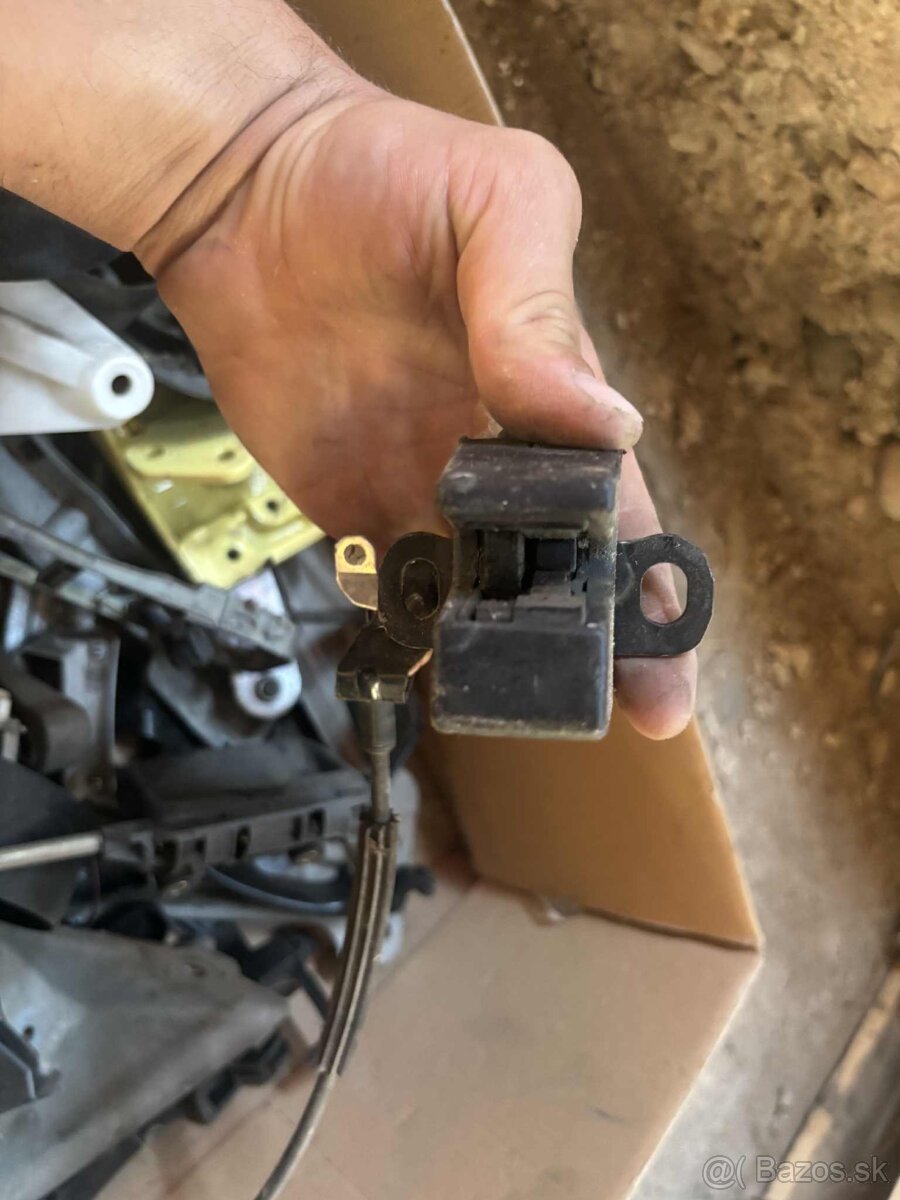 Vw t5 caravelle interiér - 10