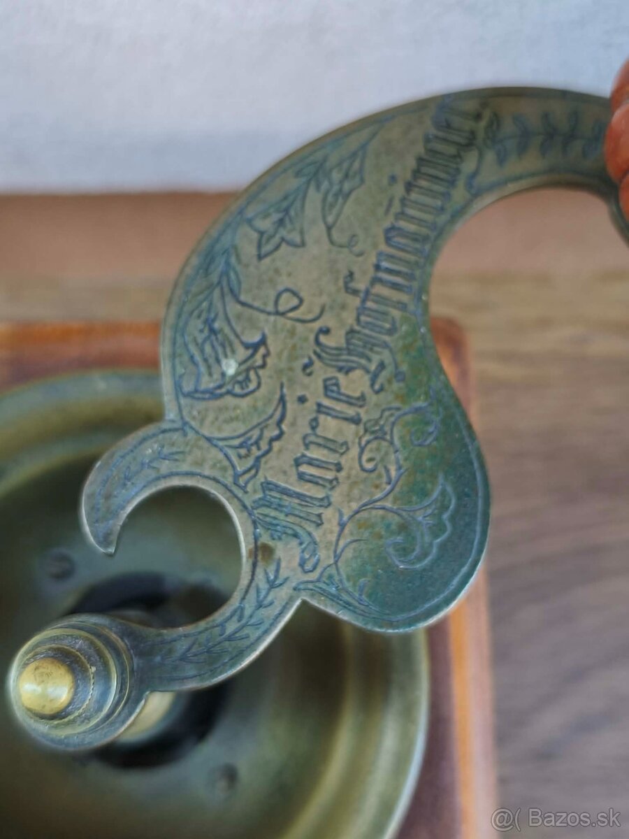 Veľké starožitné mlynčeky na kávu - 10