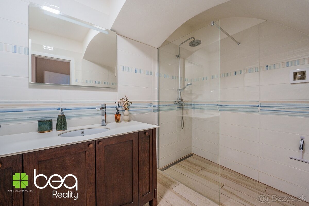 NA PREDAJ: Meštiansky dom so 6 bytmi v nájme, centrum Levoče - 10