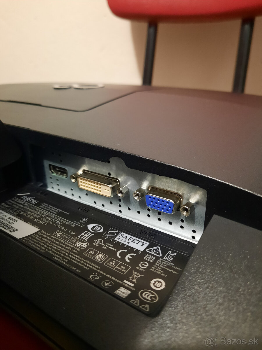 Monitory LCD 22" - 10