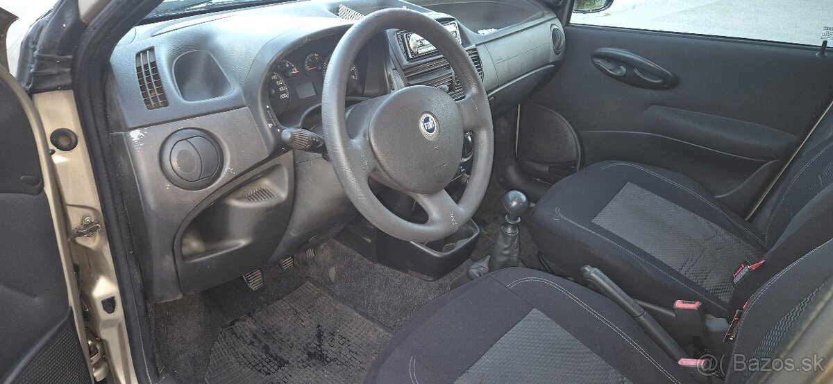Fiat Punto 1.2 - 10