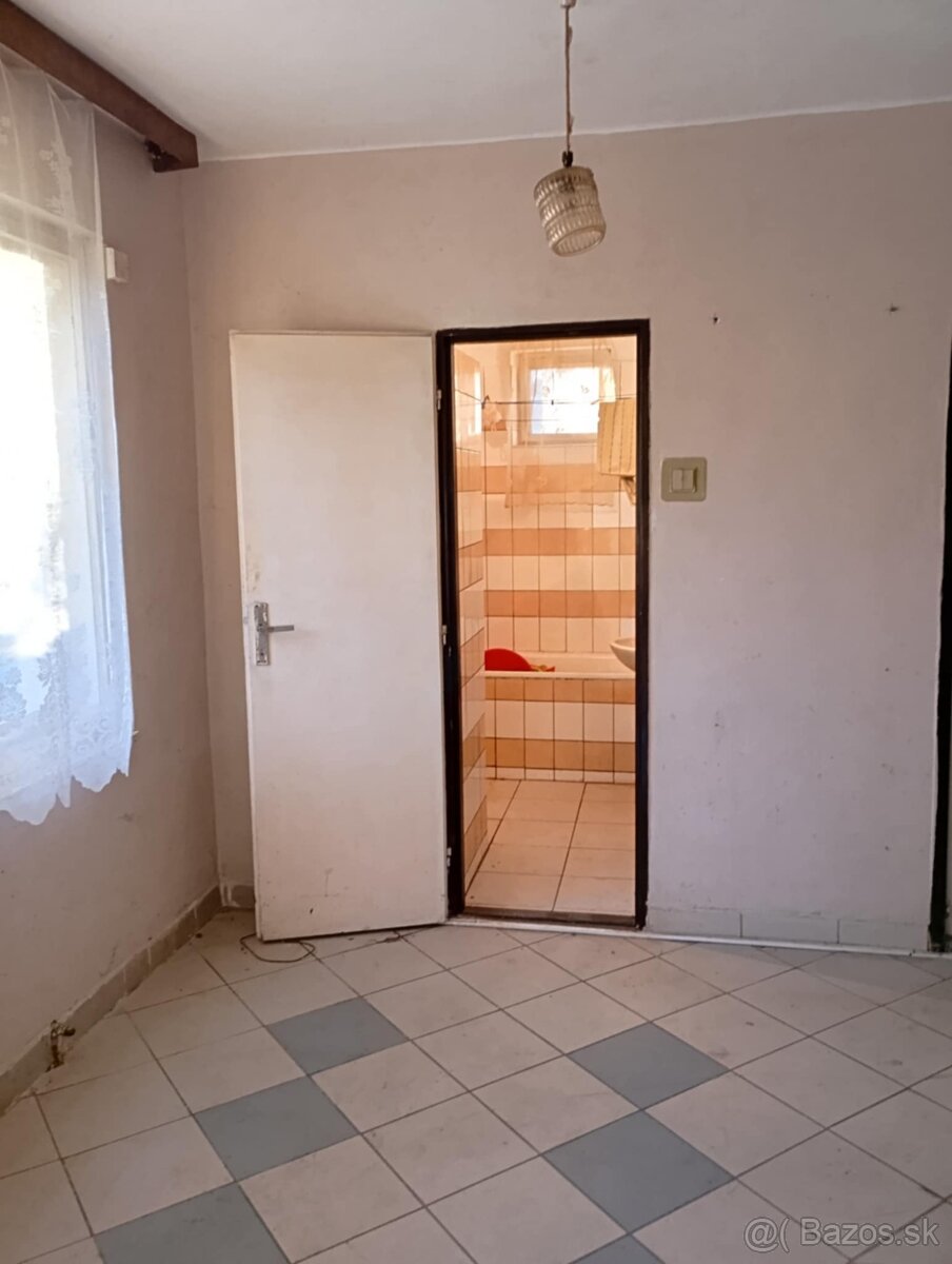 NA PREDAJ RODINNÝ DOM LEHOTA PRI NITRE - 10