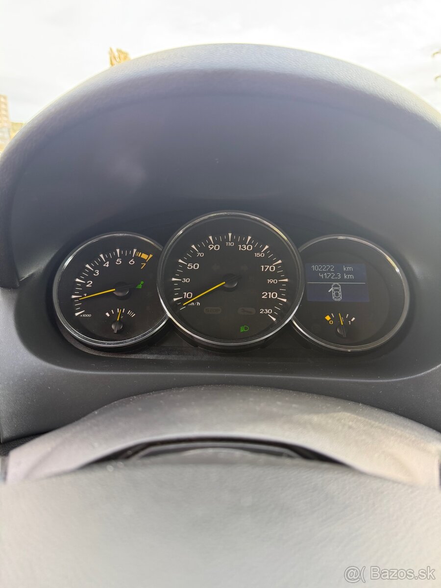 Renault Fluence 1.6 benzín 81kw - 10