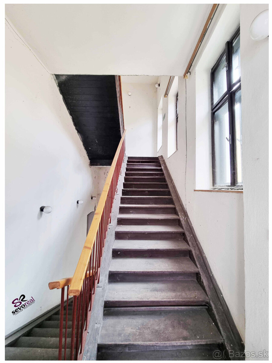 HISTORICKÁ BUDOVA, PREVÁDZKOVÝ DOM, CENTRUM, KREMNICa - 10