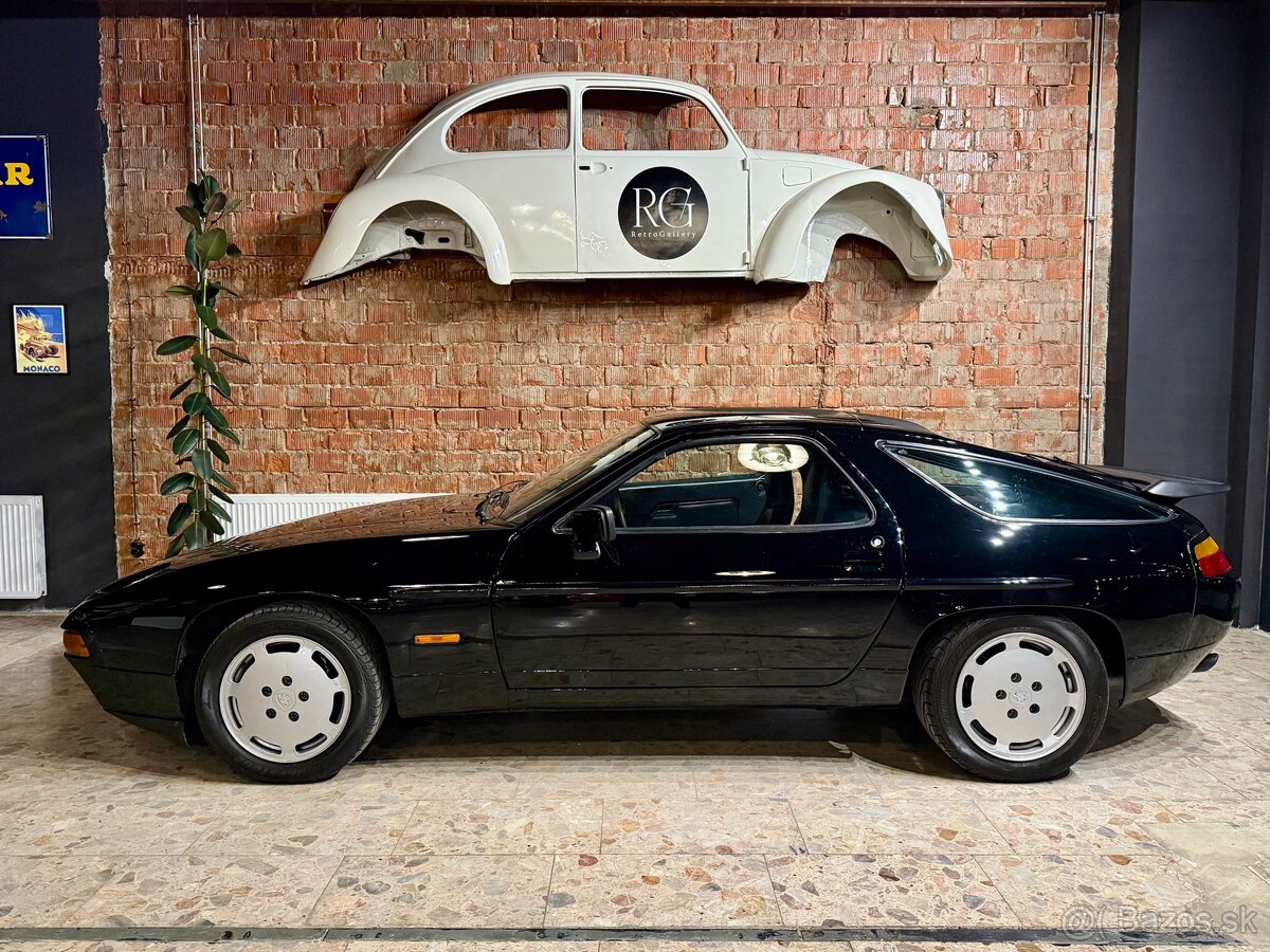 PORSCHE 928 S4 - 10
