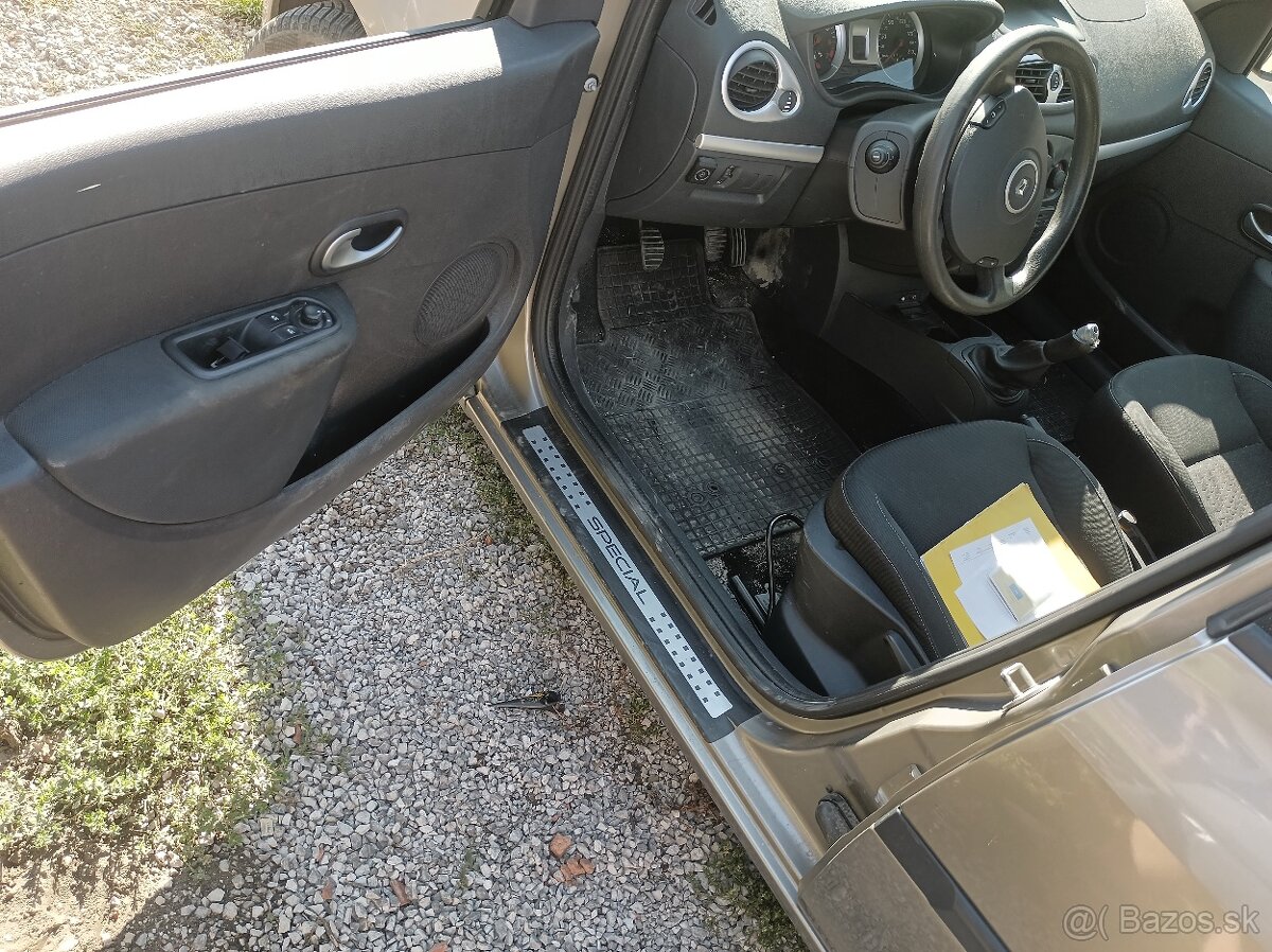 Renault Clio 3 grandtour 1.2i + LPG - 10