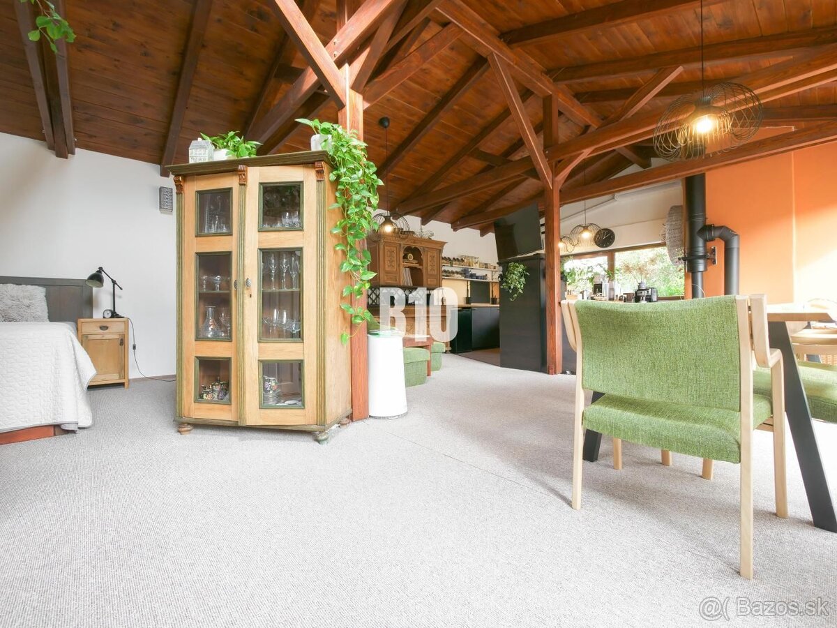 Tichá ulička - priestranný RD - krásny pozemok - 10