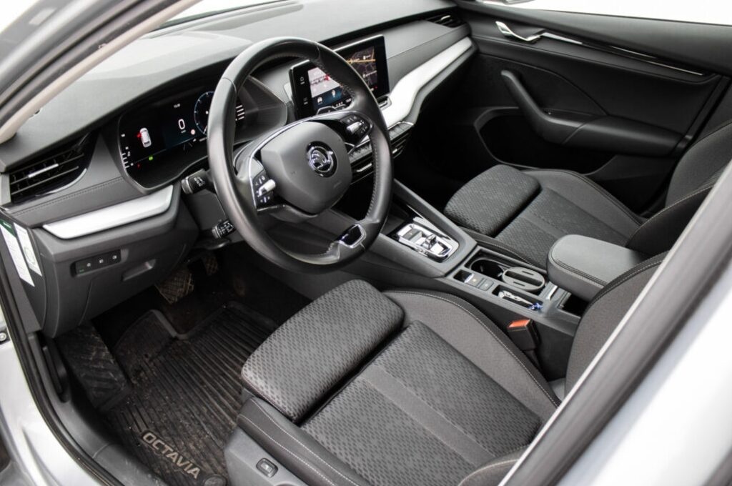 Škoda Octavia Combi 2.0 TDI, 85kW (2021) - 10