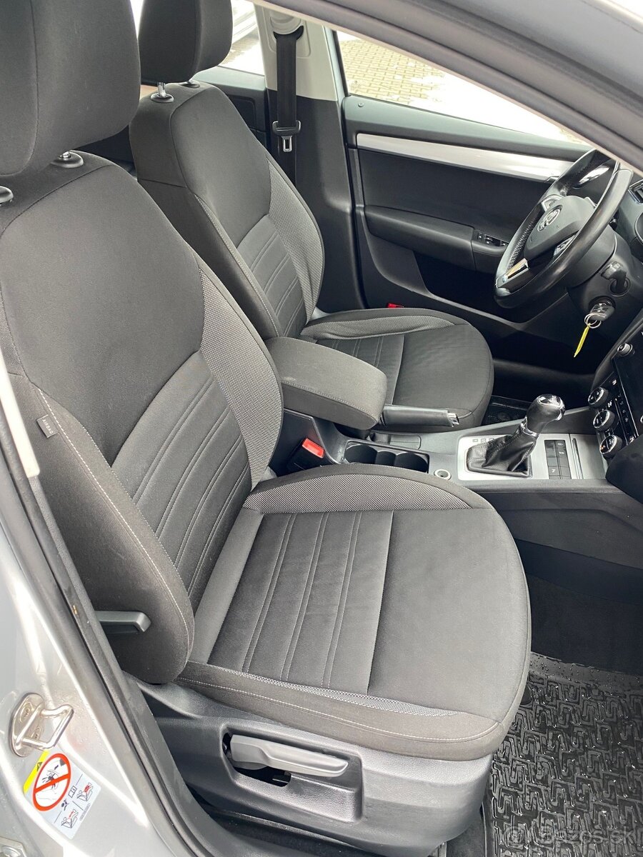 ŠKODA OCTAVIA 1.6 DSG COMBI AMBITION - 10