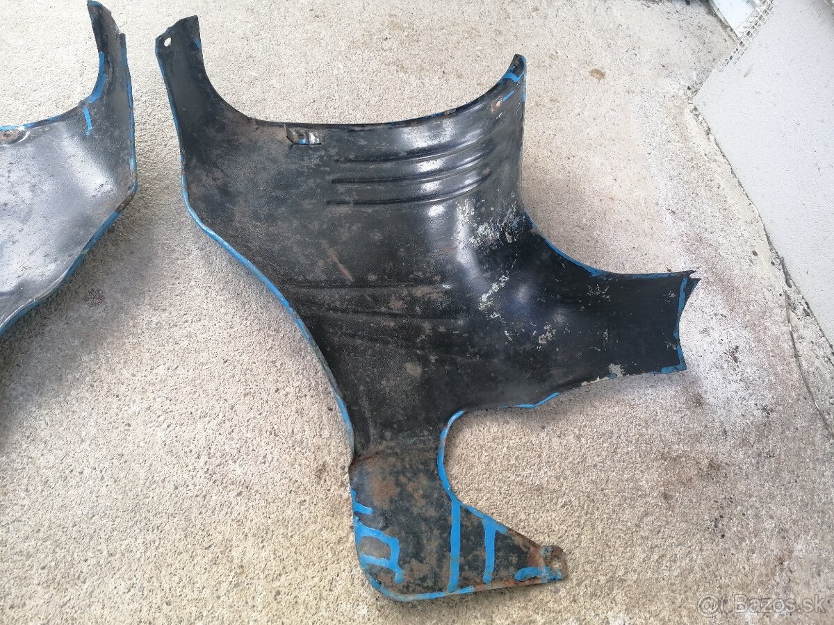 Predám podsedlové plechy na Jawa 550 - 10