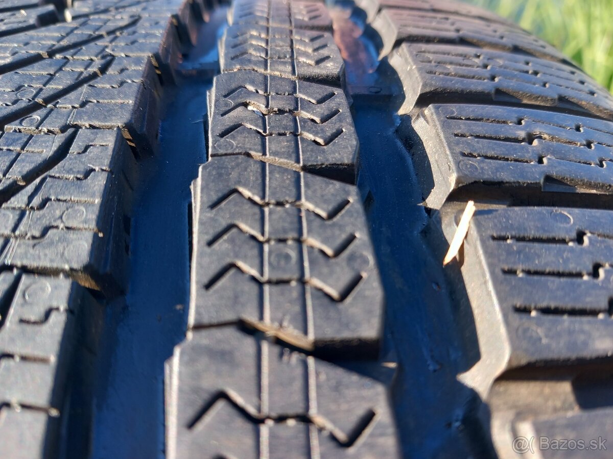 235/40 r18 zimne pneumatiky - 10